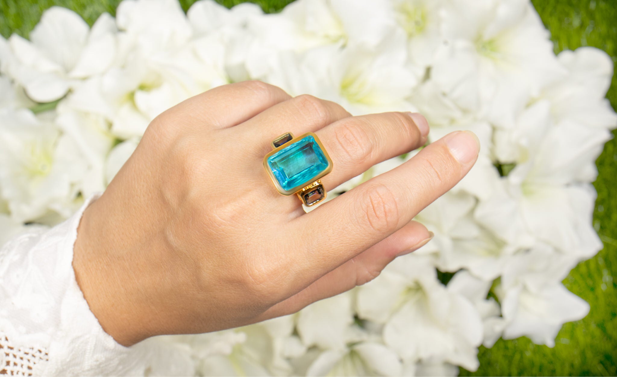 Paraiba Quartz Ring London Blue Topaz 17 Carats 18K Yellow Gold Plated Silver
