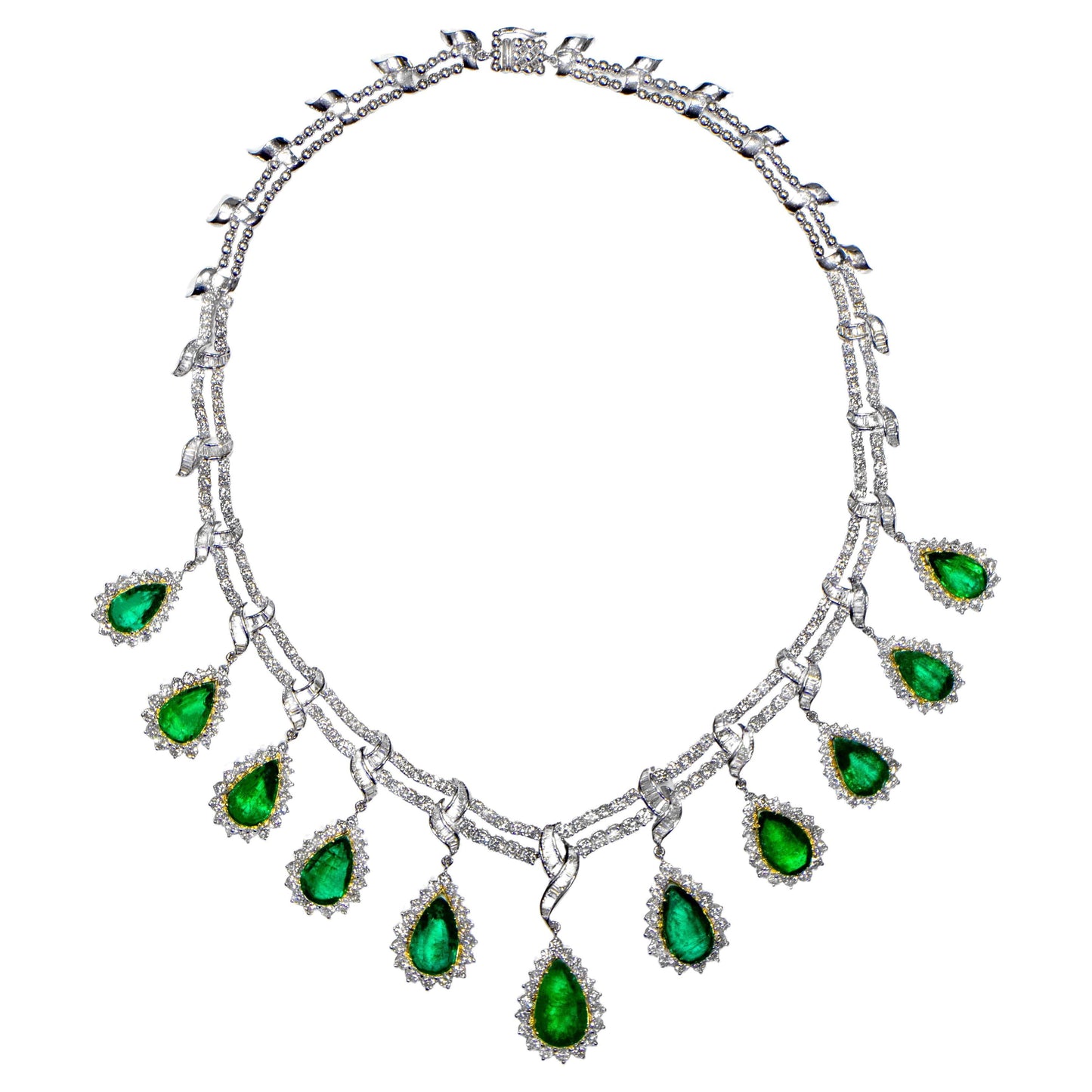 Important Necklace Emeralds and Diamonds 69 Carats 18K Gold