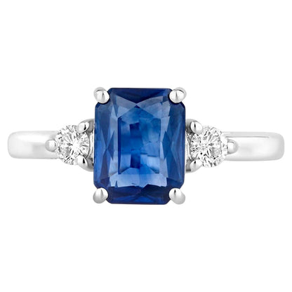 Blue Sapphire Ring With Diamonds 2.14 Carats 18K White Gold