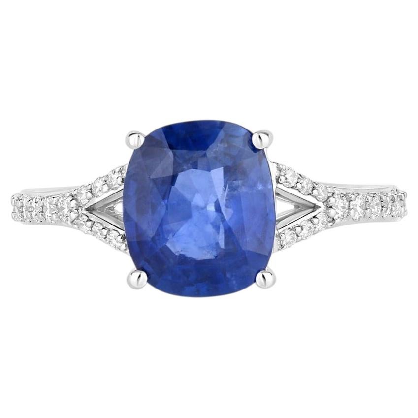 Blue Sapphire Ring With Diamonds 2.94 Carats 18K White Gold