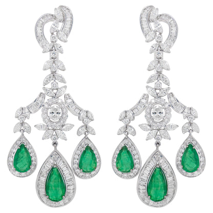 Important Emerald and Diamond Chandelier Earrings 17.89 Carats 18K Gold