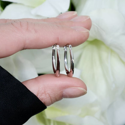 10K White Gold Oval Hoop Earrings