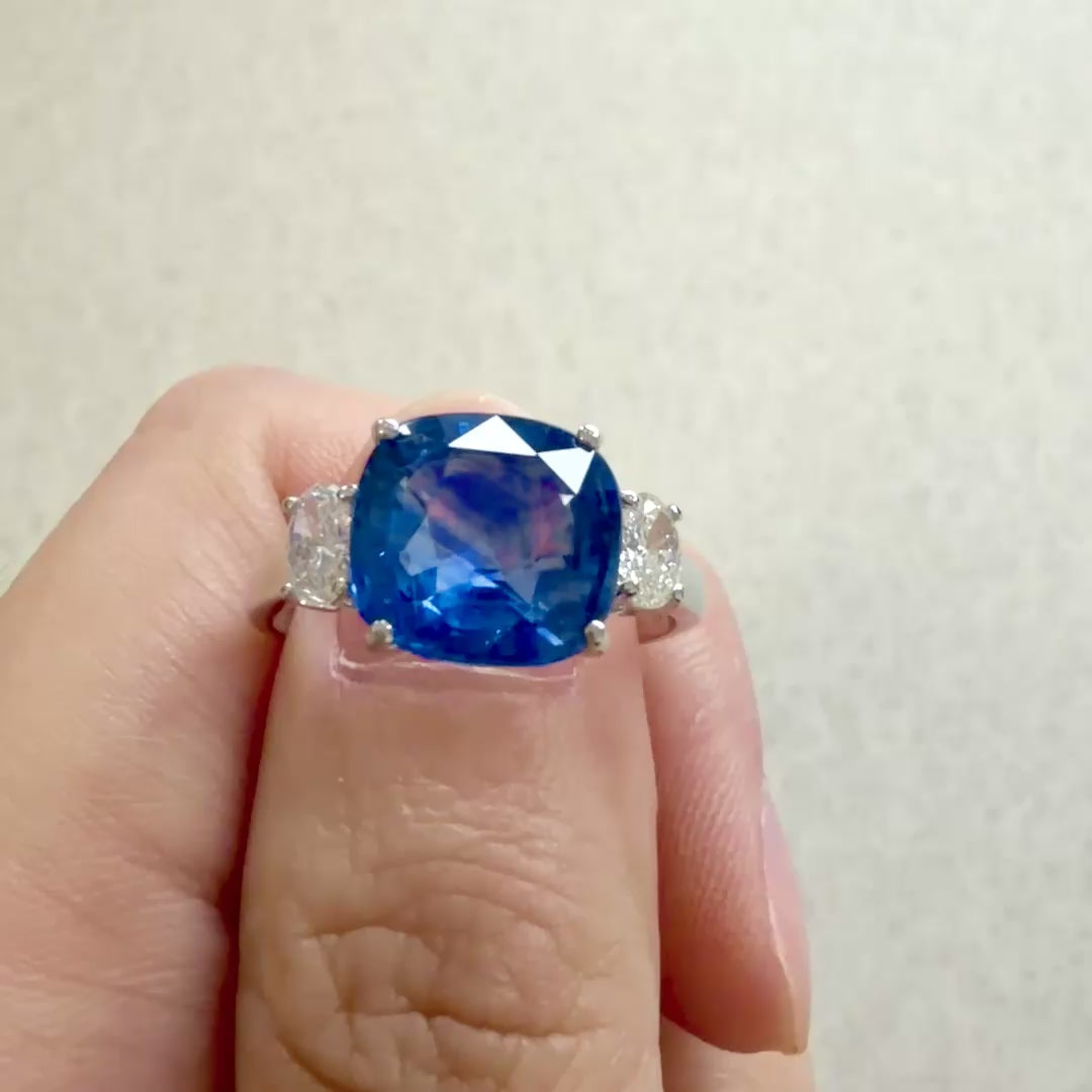 Blue Sapphire Ring With Diamonds 4.84 Carats 18K White Gold