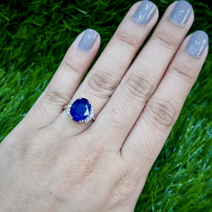 Important Natural Blue Sapphire Ring Set With Diamonds 6.74 Carats 18K Gold