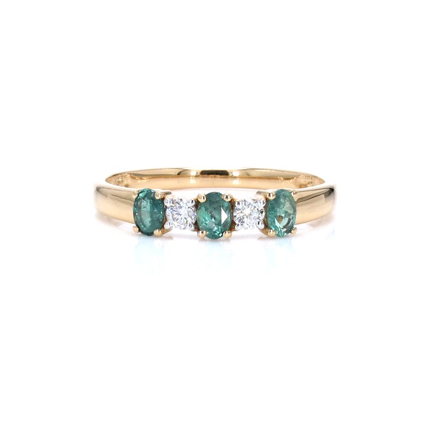 Alexandrite Ring With Diamonds 0.5 Carats 18K Yellow Gold