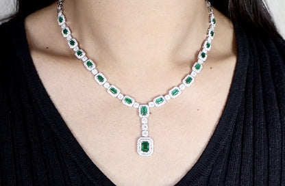 Important Emerald Pendant Necklace With Diamonds 10.1 Carats 18K Gold