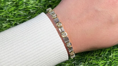 Retro Diamond Bracelet 11.44 Carats 64 Diamonds 18K Gold