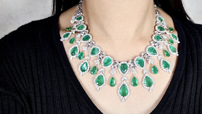 Important Necklace Emeralds and Diamonds 123 Carats 18K Gold