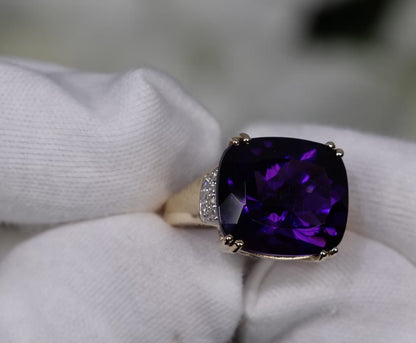 Natural Amethyst Statement Ring Diamond Setting 11.5 Carats 14K Gold